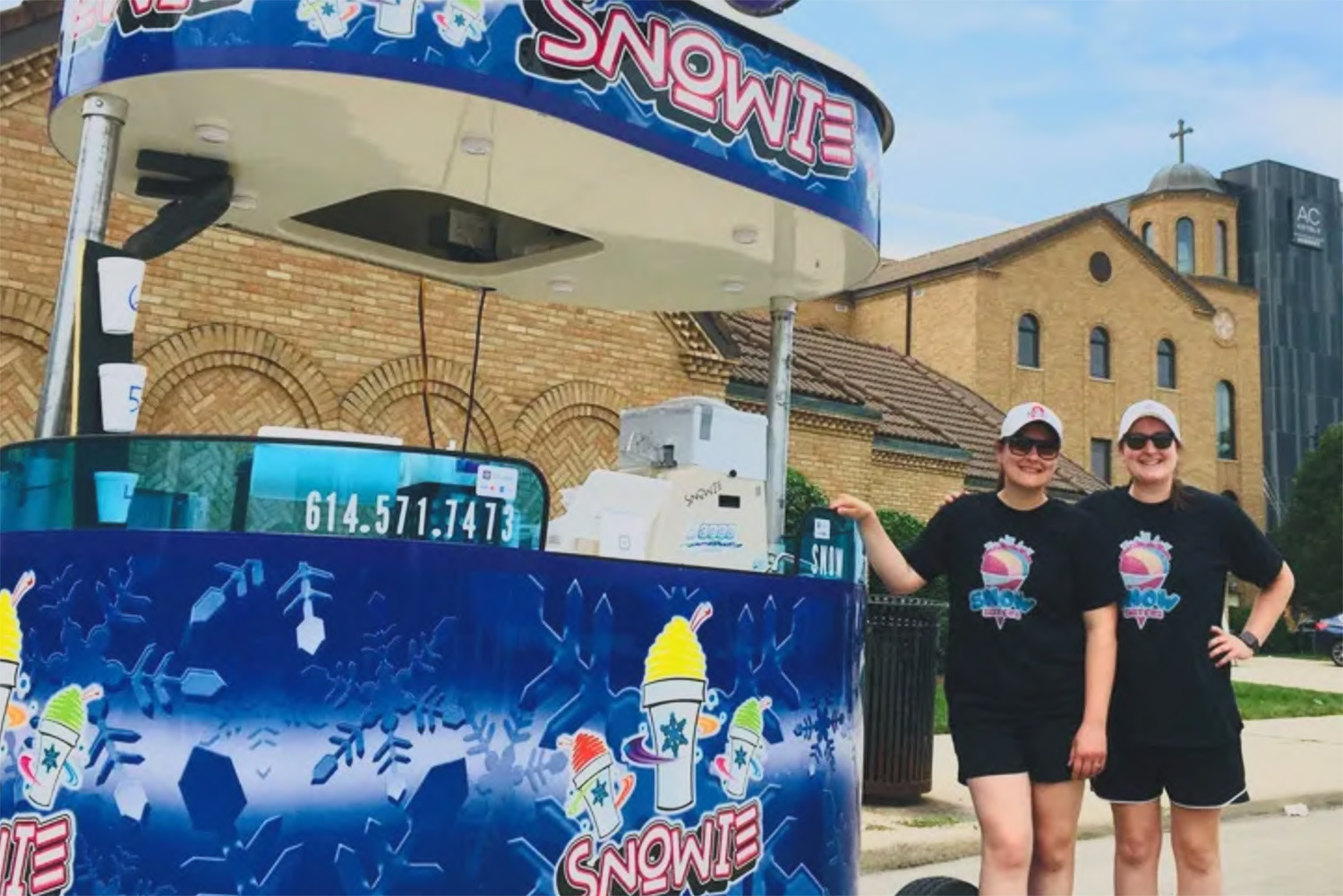 Ohio Snow Sisters at the ohio eggfest
